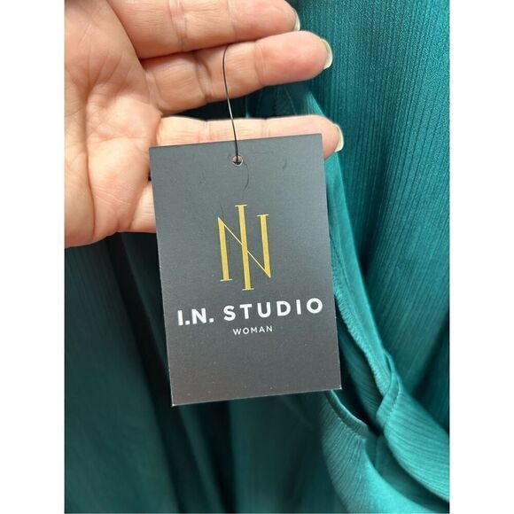 I.N. Studio Woman 2X Emerald Green Silky Blouse NWT - Picture 3 of 5